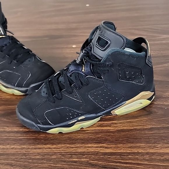 Air Jordan 6 Retro DMP GS "Defining Moment" Size 4 Youth Black And Gold - Picture 13 of 14